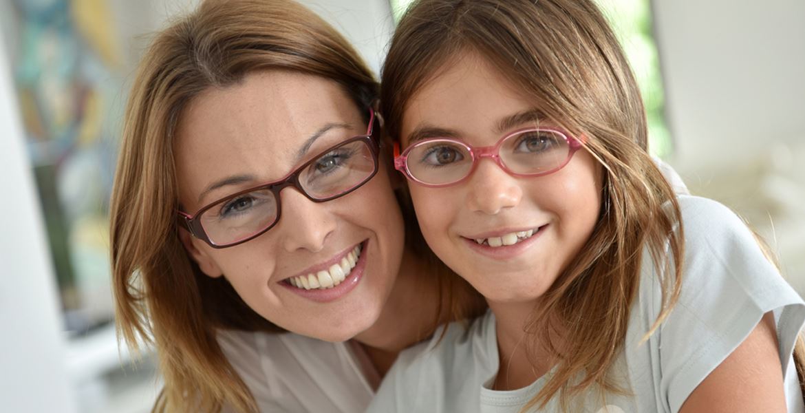When should children get eyeglasses?