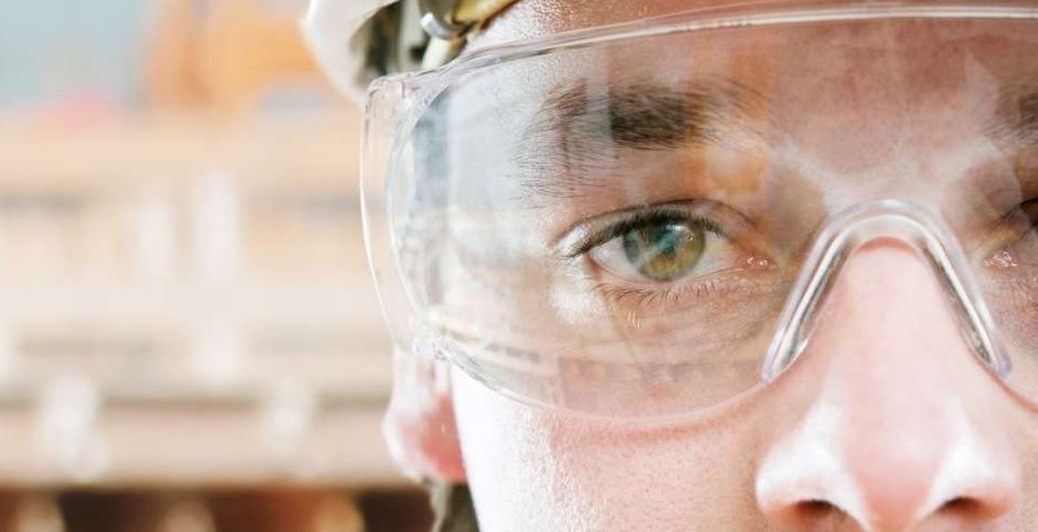 Can RX Safety Glasses Hurt Vision? | Eyeweb.com