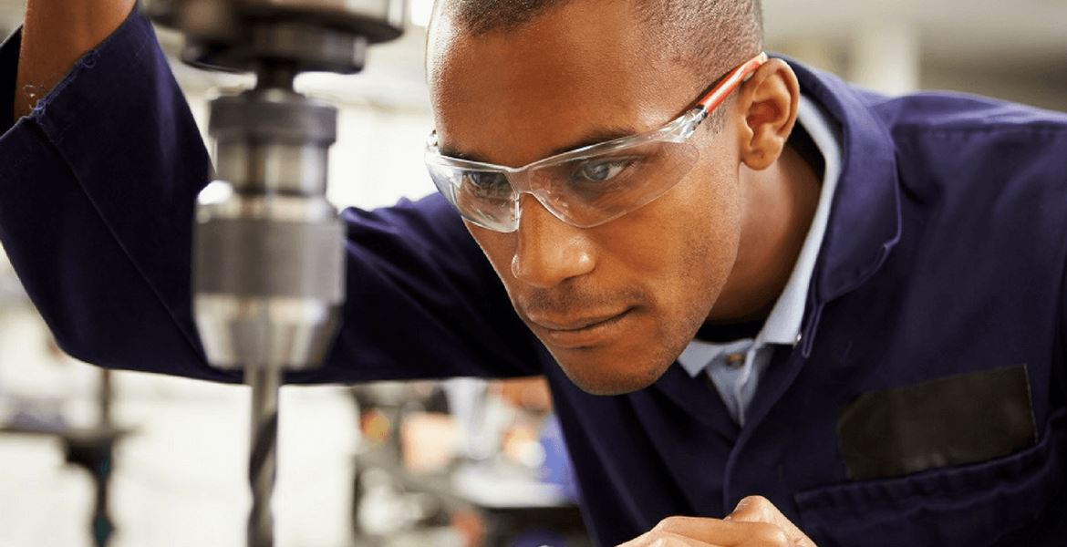 Tips For Wearing Prescription Safety Glasses At Work