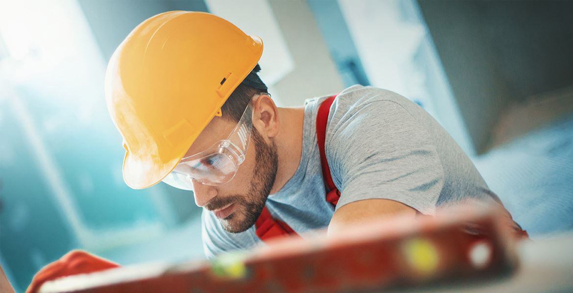 Common Hazards at Work That Compromise Eye Safety